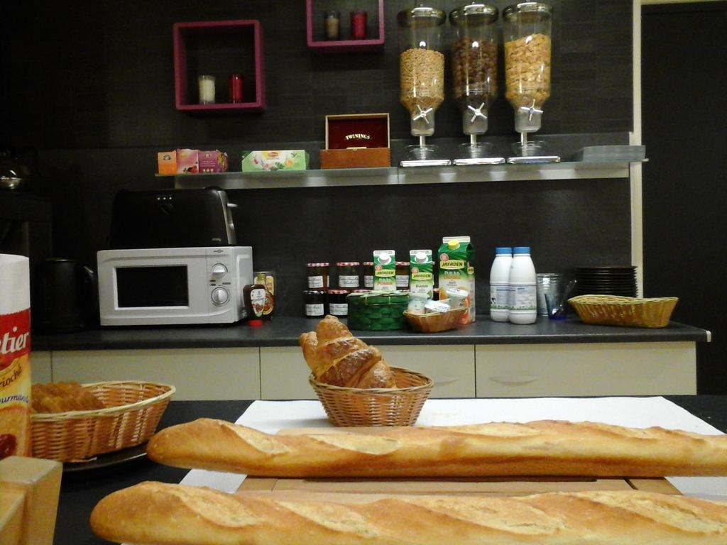 Hotel M&R Ifs Bagian luar foto