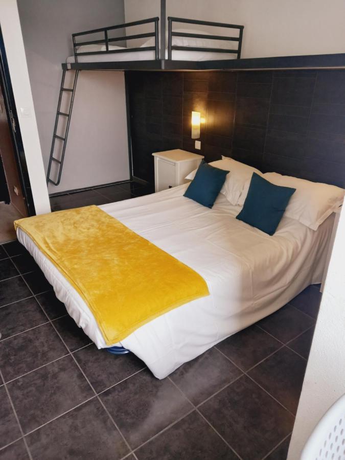 Hotel M&R Ifs Bagian luar foto