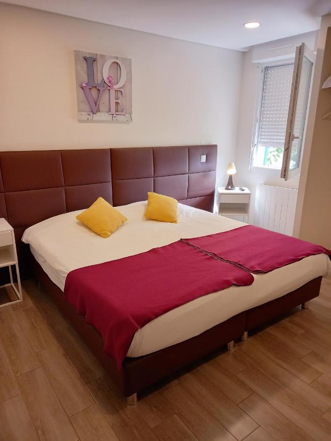 Hotel M&R Ifs Bagian luar foto