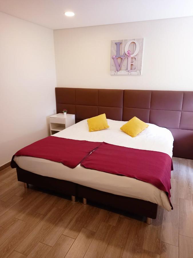 Hotel M&R Ifs Bagian luar foto