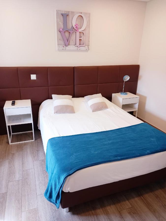 Hotel M&R Ifs Bagian luar foto