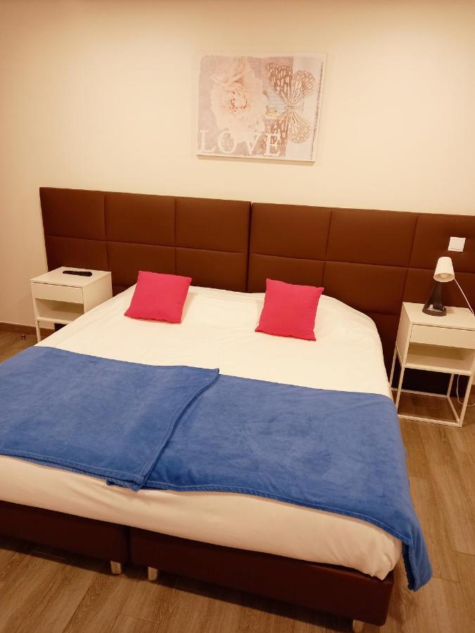 Hotel M&R Ifs Bagian luar foto