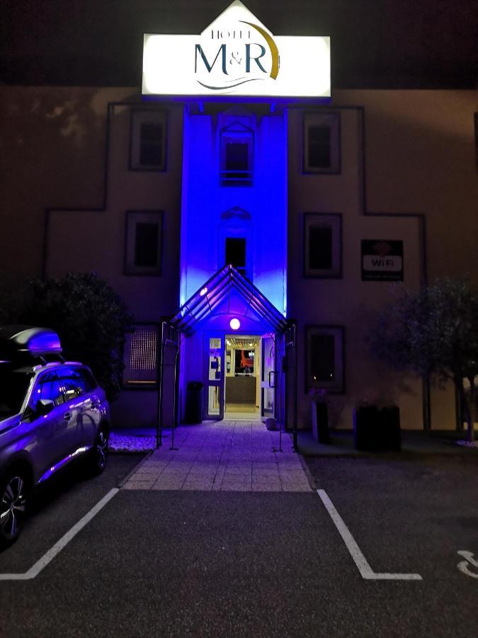 Hotel M&R Ifs Bagian luar foto