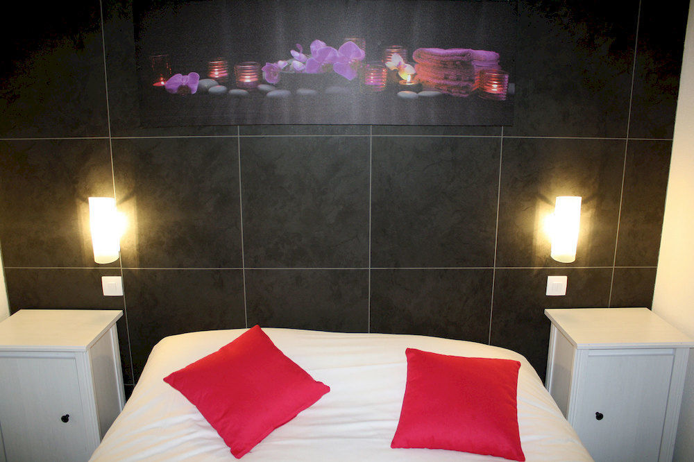 Hotel M&R Ifs Bagian luar foto