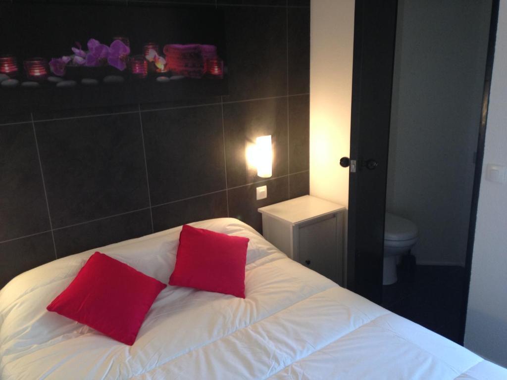 Hotel M&R Ifs Bagian luar foto